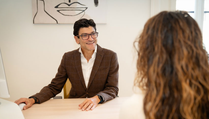 Cómo elegir un cirujano plástico de confianza: criterios médicos, experiencia y seguridad